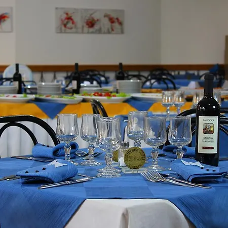 Club Ξενοδοχείο 3*