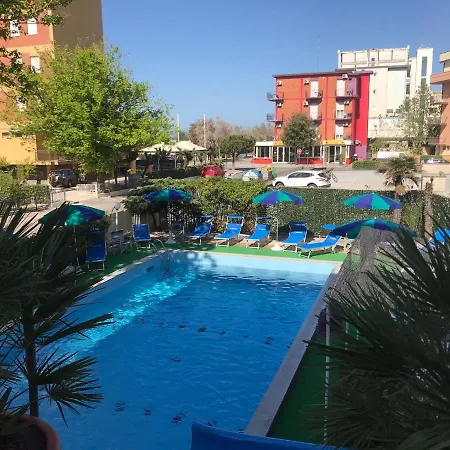 Club Hotel