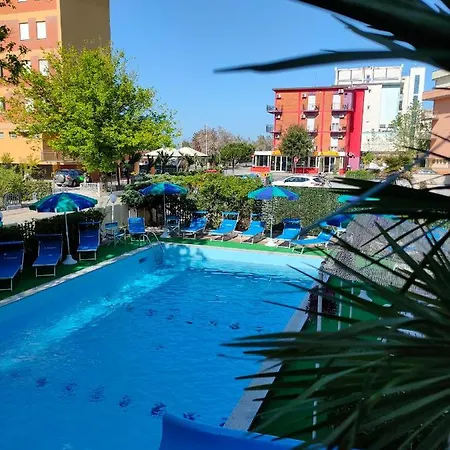 Hotel Club 3*