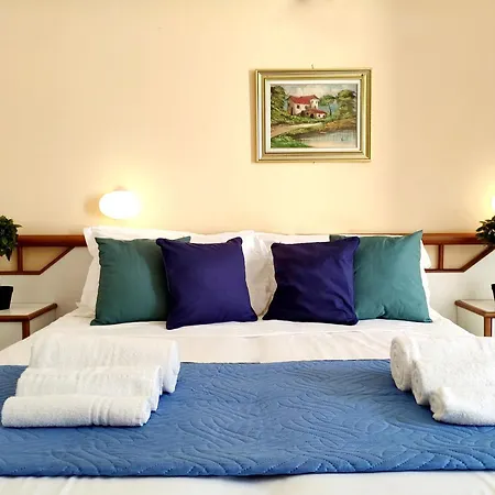 Club Hotel 3*